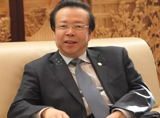 联美配资 人民法院报：赖小民曾检举两名下属人员违法犯罪